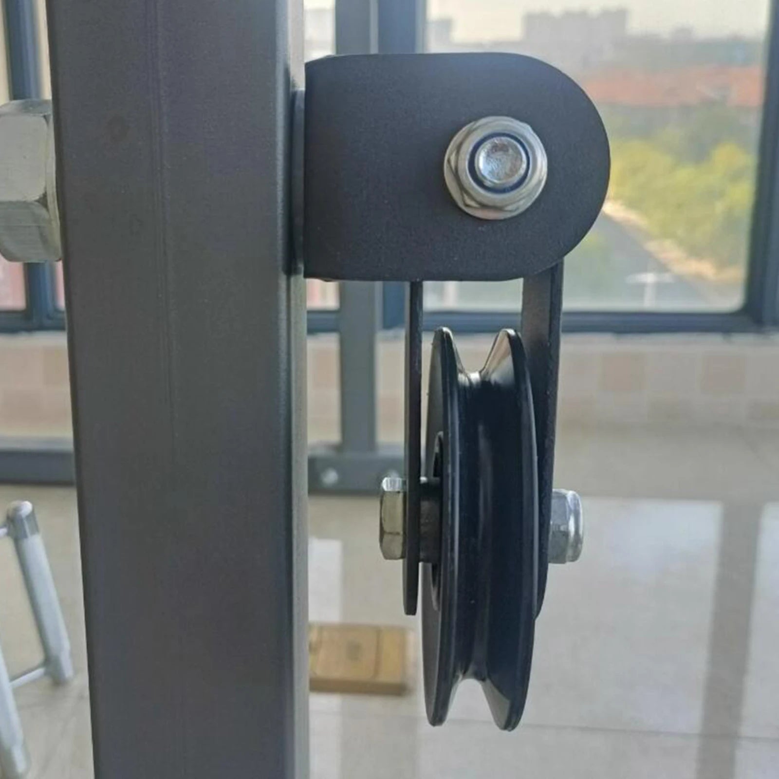 Système poulie gym fixation murale entraînement câble home gym TrendNest